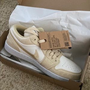 NIKE Air Jordan 1 Low